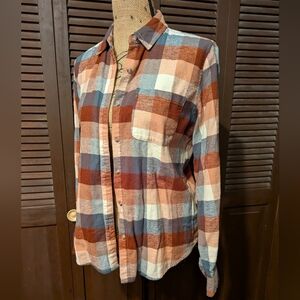 Women's Relaxed Fit Plaid Button-Up Shirt